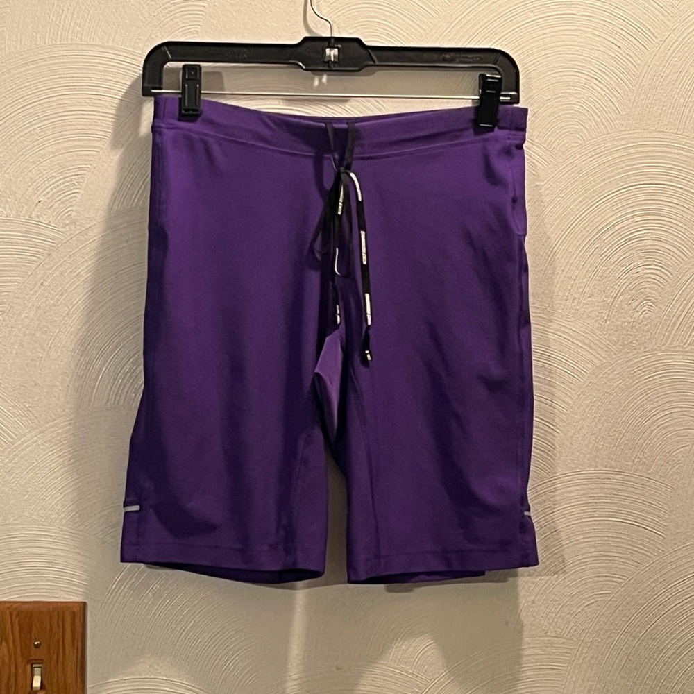 Nike Dri-Fit Purple Running Athletic Women's Shorts. Size L. Zip Pocket on Back.